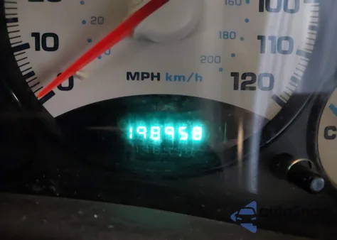 2004 Jeep Liberty Sport z USA, uszkodzony, nr VIN 1J4GL48K24W192800